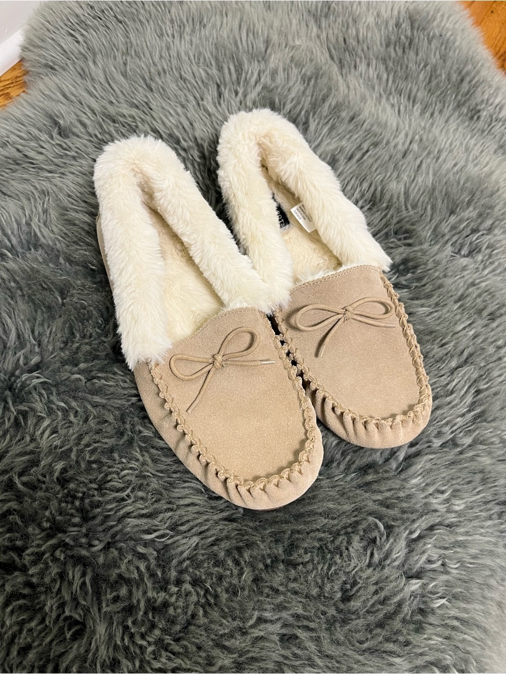 Talbots Beige Leather Moccasin Slippers with Cream Faux Fur Lining